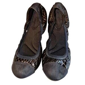 Dexflex Comfort Shoes Womens 6 Gray Snakeskin Print Scrunch Ballet Slip on Flats